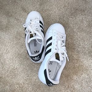 Barely Worn Adidas Superstars Sneakers!